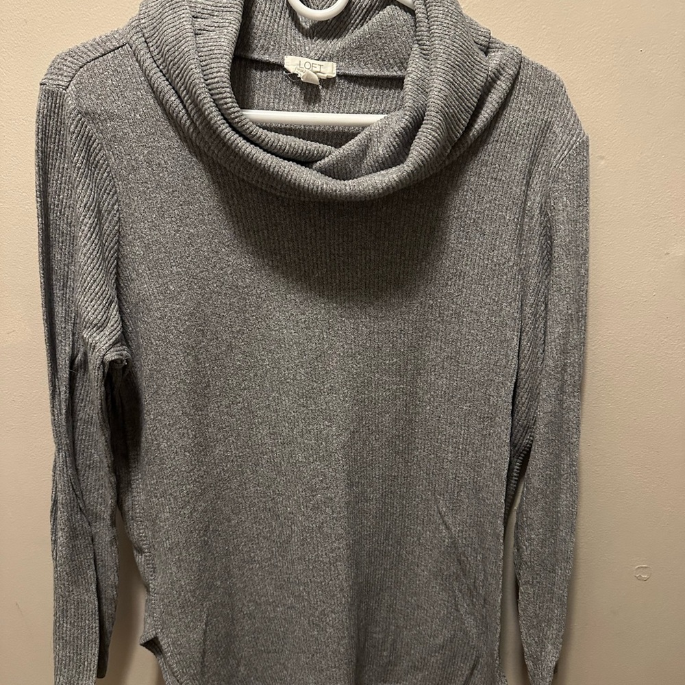 LOFT Gray Ribbed Turtleneck Sweater